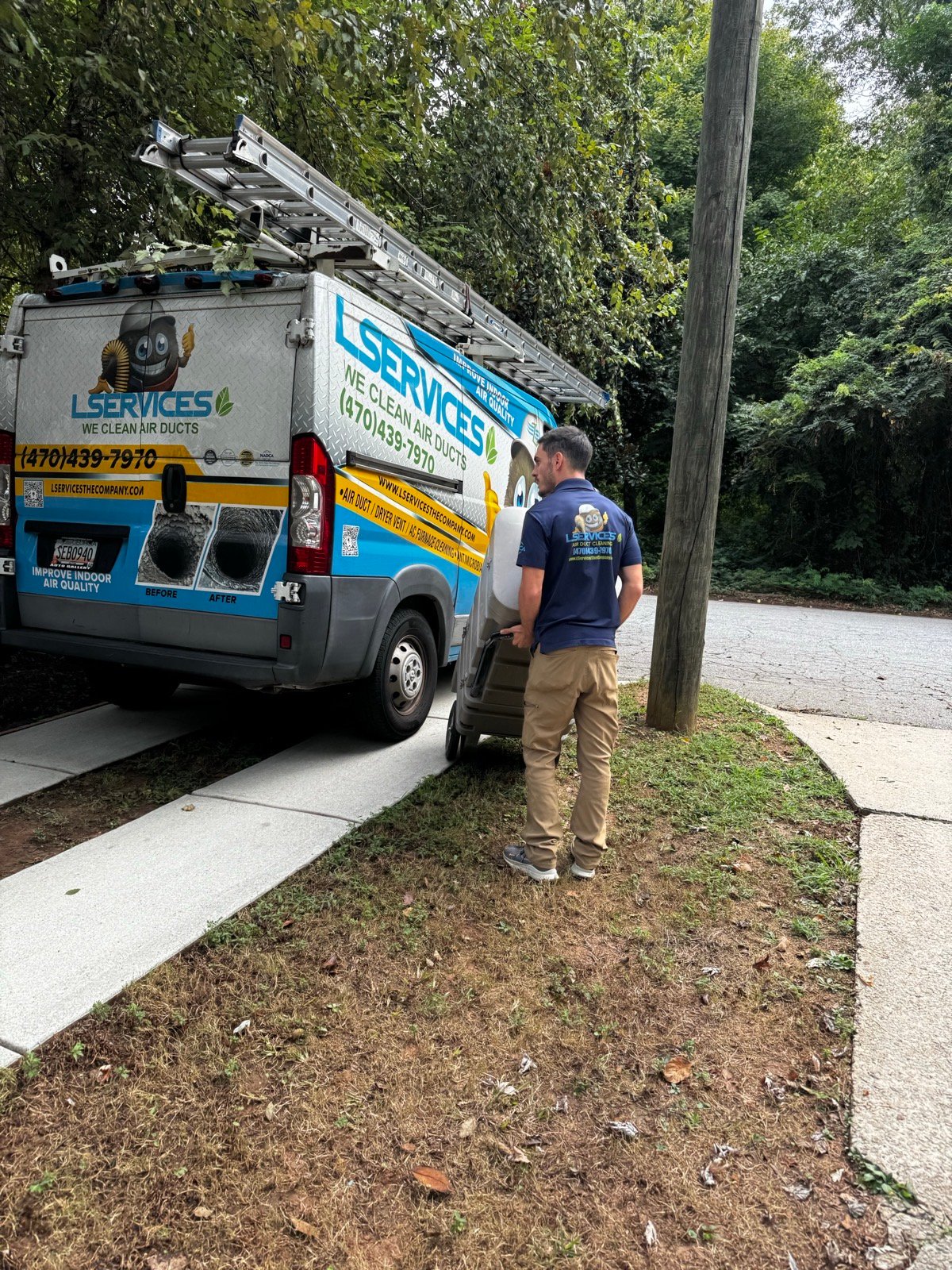 Residential duct cleaning job